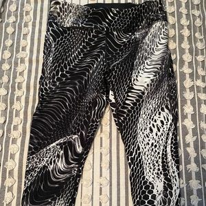 Nike women’s capri running pants